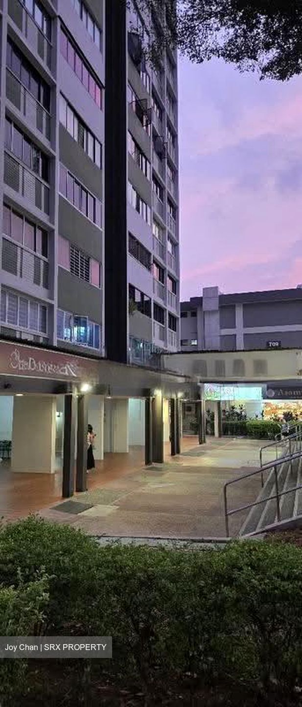 711 ANG MO KIO AVENUE 8 (D20), Shop House #619966701